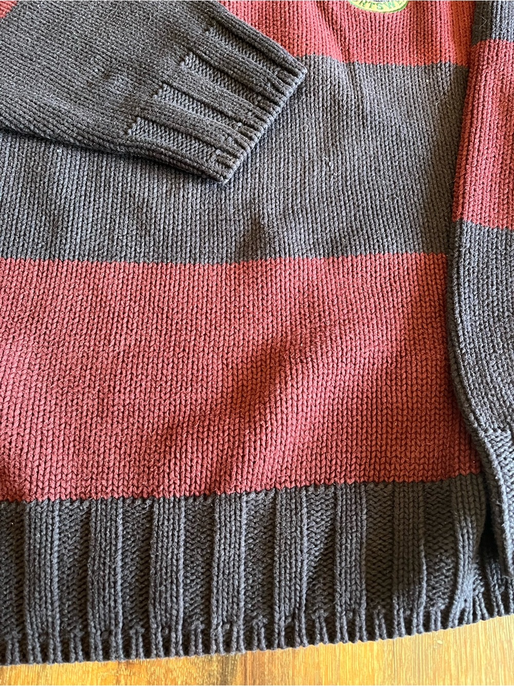 Vintage GANT Men's Navy and Burgundy and navy Striped Crewneck Sweater - Picture 4 of 7